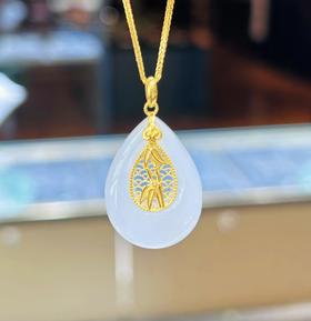 2楼老凤祥足金999镶和田玉挂件  吊牌价4557  活动价3666（不含项链）