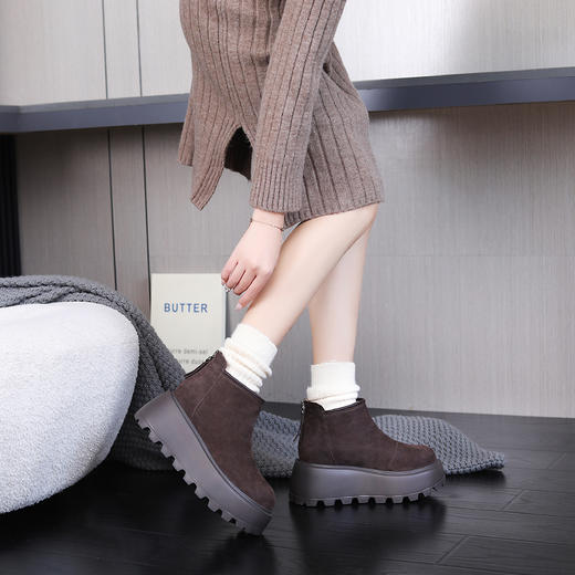 奥特莱斯 增高舒适 复古时尚休闲鞋 简约百搭 经典雪地靴 保暖舒适 防滑鞋底 商品图4