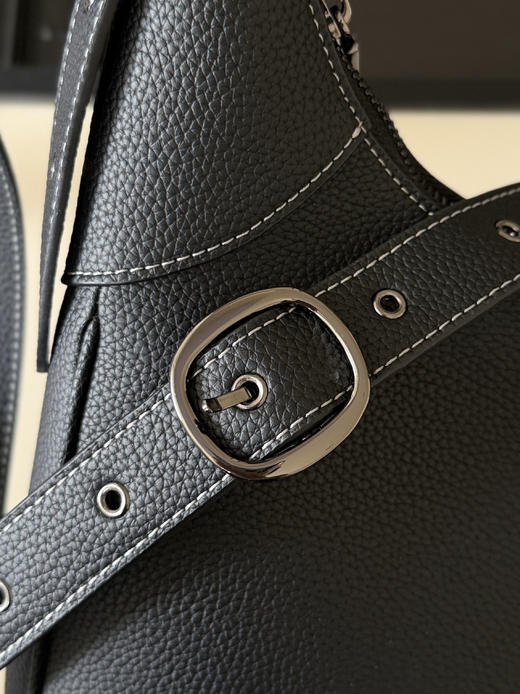 蔻家10月新款Ella月牙腋下包 商品图10