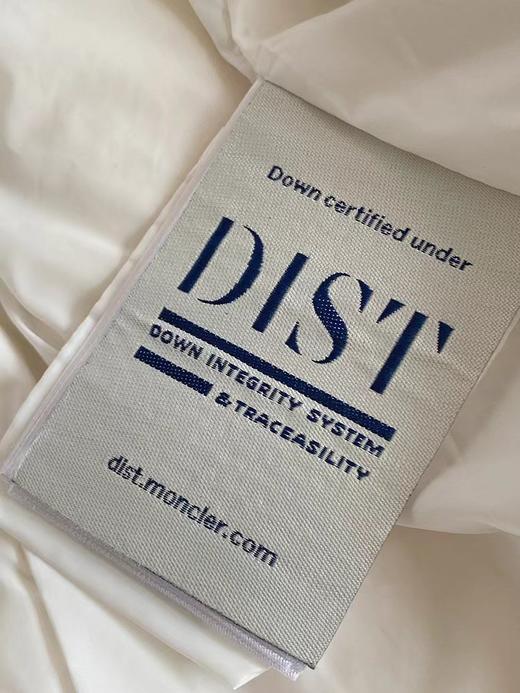 D110747白鸭绒填充HERMIFUR系列女款羽绒服 商品图11