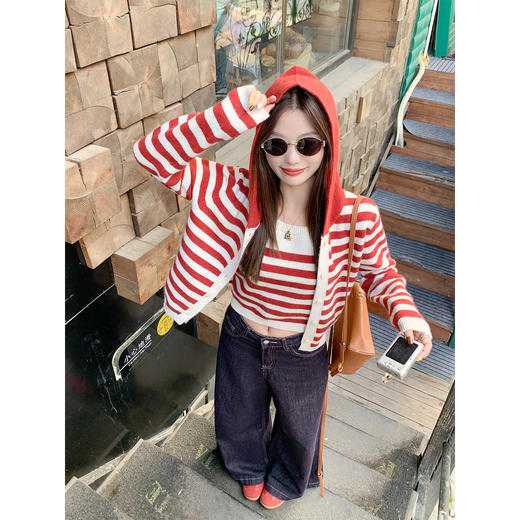 <曾小咸推荐>韩系红色条纹针织开衫女秋冬连帽毛衣修身内搭背心上衣套装 商品图4