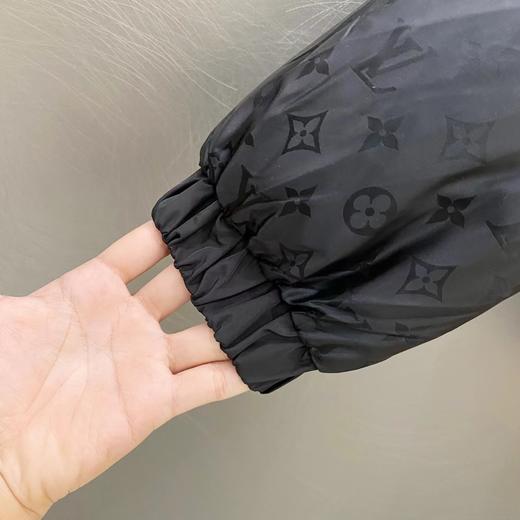 D110760冬季新款老花logo立体印花刺绣字母羽绒服 商品图5