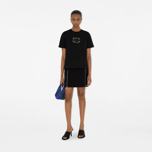 【一】BURBERRY 巴宝莉 女士蓟花图案徽标棉质圆领短袖T恤 黑色 8097910 C1413 商品图2