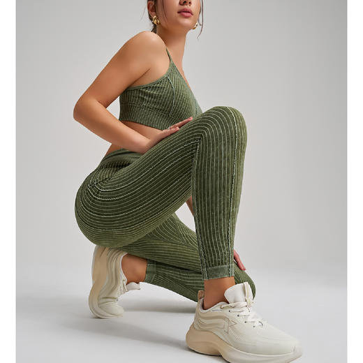 跃牌【安琪拉系列】砂洗蜜桃臀无缝瑜伽裤套装运动健身跑步防震背心两件套WX2492+CK5492 商品图3