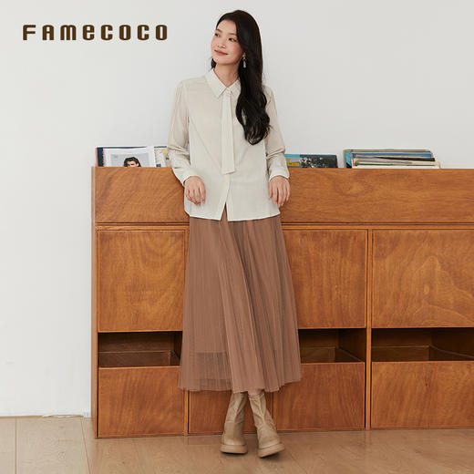 Famecoco衬衫纯色压褶文艺开身衬衣翻领附领带女装春秋款FAB6BH001 商品图3
