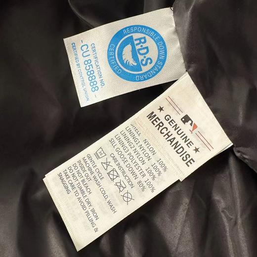 D110743满印暗纹提花硅胶小标连帽羽绒服男女同款 商品图11