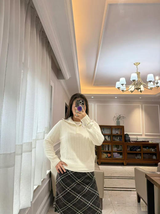 118-3  渠道圆正 小禾 可调节纽扣堆堆领 原色紫绒 原色白绒 复古绞花 不染色羊绒针织衫 商品图12