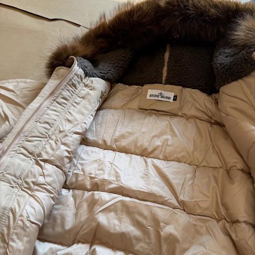 D110737大貉子毛牛角扣连帽“大翅膀”羽绒棉服男女同款 商品图10