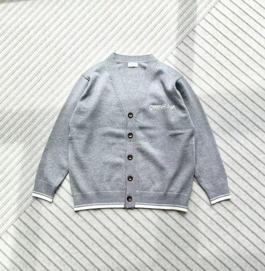 D110753男装毛衣灰色羊驼毛平纹针织纽扣V领开衫 商品图11