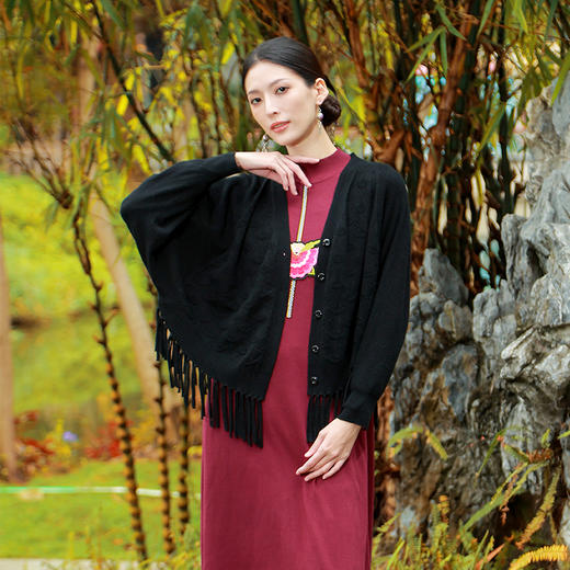 【爆款新品】花枝迎雀毛织流苏外套 | 四个花色 | 现货加急发 商品图3