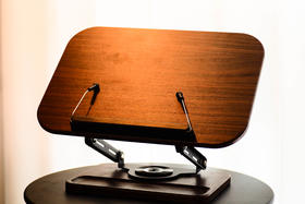 【文创爆款新品上新！】木质底座可旋转阅读架（黑胡桃色）【底座可放笔！】   阅读读书神器   送礼礼物礼品    广西师范大学出版社