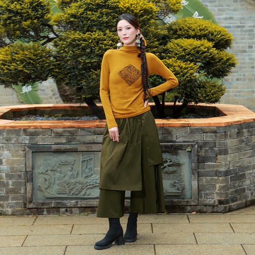 【冬季新品】霏微印花打底衫 | 姜黄色 酒红色 | 现货加急发 商品图4