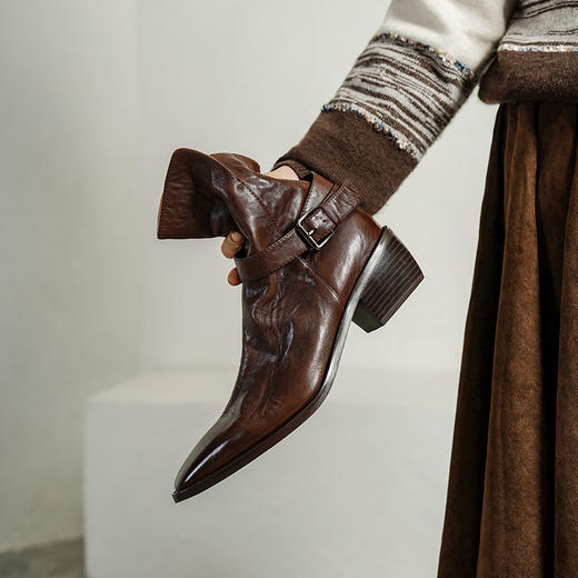 【预售5天】轻软舒适度时尚秋冬方头粗跟中跟短筒靴子摩登时装靴PS&PS2532 商品图1