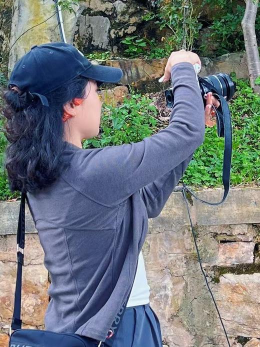 【舒服到不想脱】女士德绒修身拉链外套  修身保暖 运动风可叠穿外套 亲肤柔软轻薄保暖 300g 商品图1