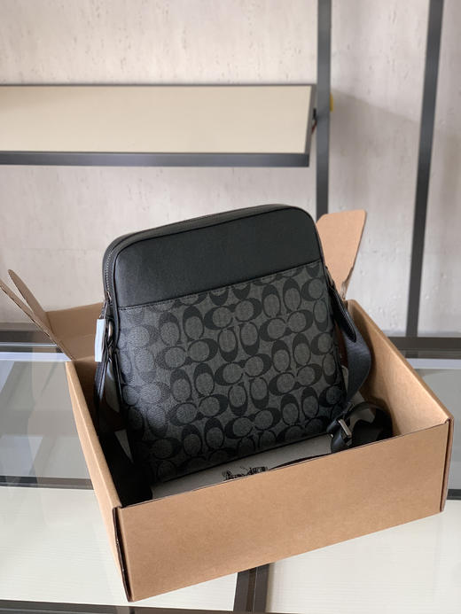 蔻家飞行员斜挎包 商品图3