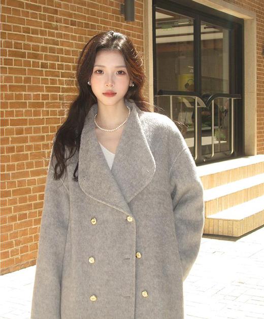 ✨高奢定制品质❗️出门撑场子大衣❗️【AUChris韩剧女主金扣羊毛大衣AUC110503】☺️一看就很贵的那种，🍃版型是慵懒宽松气质的，百搭不挑人！ 商品图3