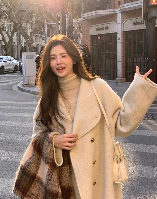 ✨高奢定制品质❗️出门撑场子大衣❗️【AUChris韩剧女主金扣羊毛大衣AUC110503】☺️一看就很贵的那种，🍃版型是慵懒宽松气质的，百搭不挑人！ 商品图2