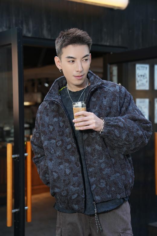 W542574508复古毛绒羽绒服 商品图0