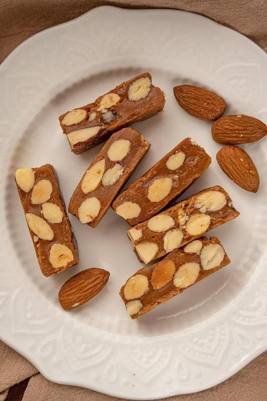 【君味唻坚果太妃糖】39.9💰抢两大袋夏威夷果/巴旦木/花生三重口味，口口酥脆不粘牙，甜而不腻解馋❗ ✅手工熬制➕安佳黄油🧈大颗果仁肉眼可见❤️  商品图9