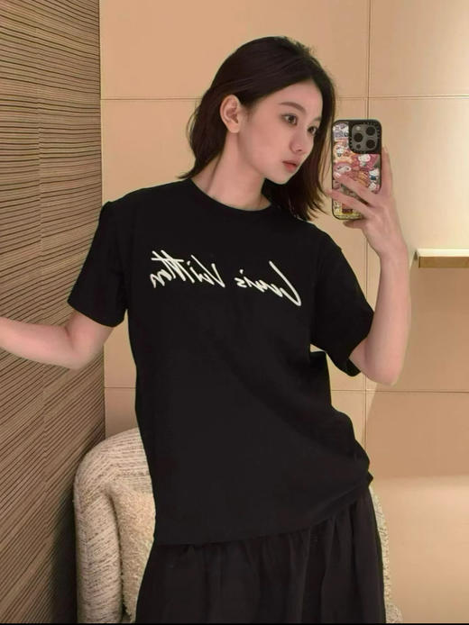 驴家 25年最新款 黑色刺绣T恤(KX*MM) 商品图0