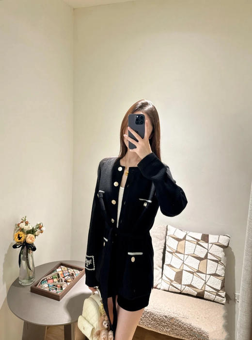 香奈儿 25秋冬新款徽章腰带毛织开衫（TM） 商品图7
