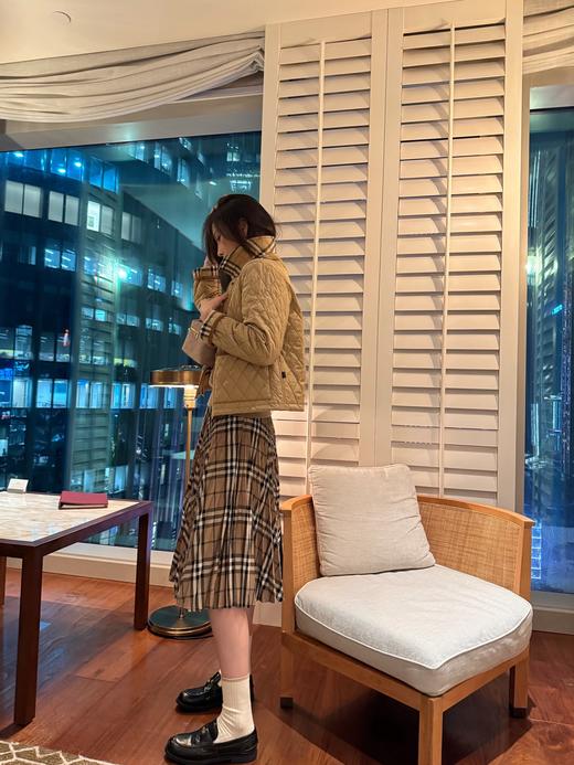 巴宝莉 25年秋冬系列 强势上新 短款棉服外套(KX*MM) 商品图1