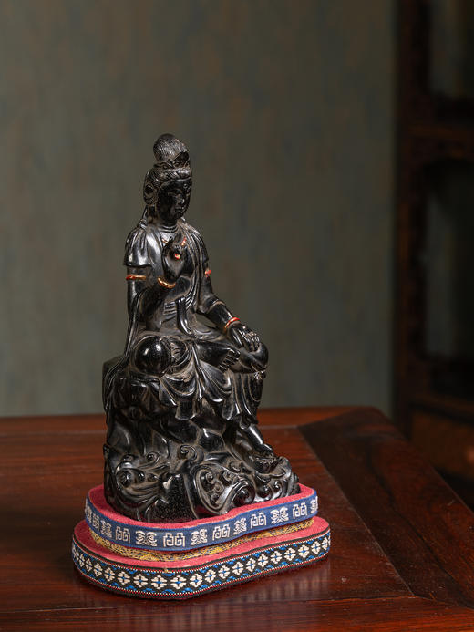 清	紫檀木雕自在观音像 商品图1