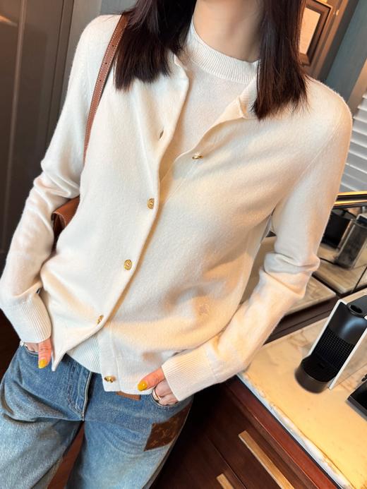 巴宝莉 25年秋冬新品 纯色针织开衫(KX*MM) 商品图1