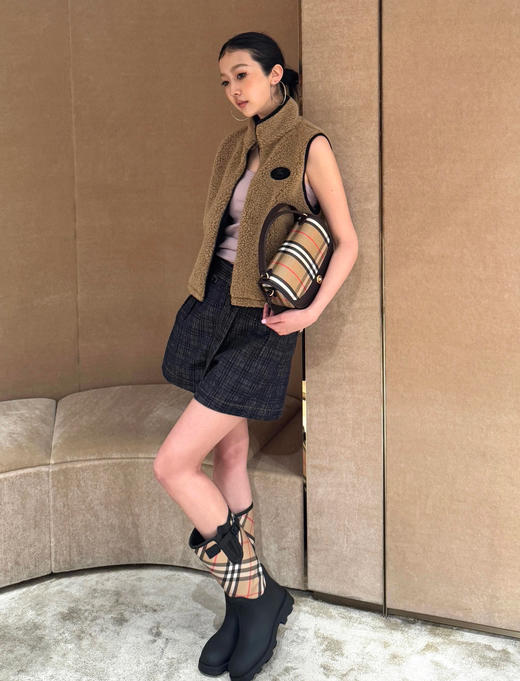 巴宝莉 25年秋冬新款 羊羔毛马甲(KX*MM) 商品图4