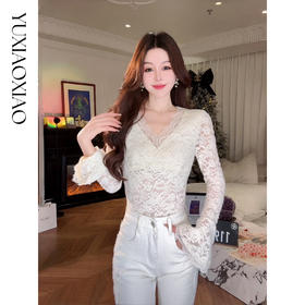 余潇潇【心动预警】弹力修身气质烫钻喇叭袖花边V领蕾丝打底上衣