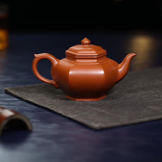 【青山特惠】全手工宜兴原矿朱泥六方笑樱紫砂壶.210cc 周玉奇（大拍级陶手） 商品图2