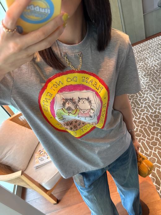 驴家 25年新品🆕✖️Grace·Coddington联名的猫猫系列 灰色猫猫印花T恤(KX*MM) 商品图4