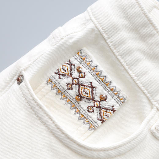 「高货wl」全新升级【铂金会员247/天猫329/差价82】(65454)洛诗琳2025秋冬重工刺绣钉珠民族风窄版直筒加绒牛仔裤女 商品图3