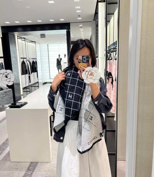 香奈儿 25A满天星双面双色提花围巾披肩（DSX） 商品图6