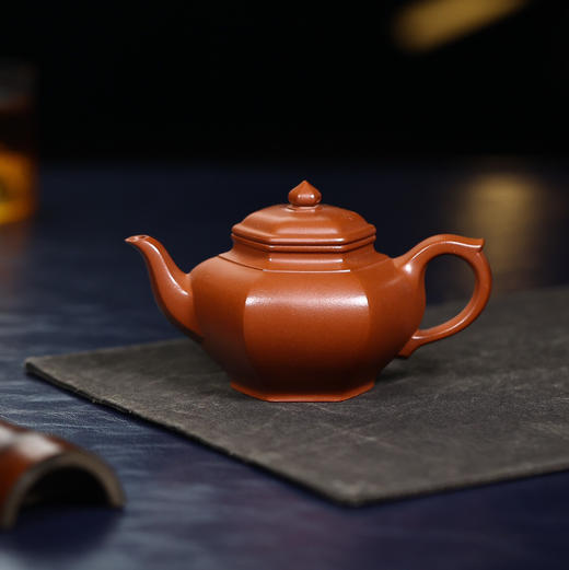 【青山特惠】全手工宜兴原矿朱泥六方笑樱紫砂壶.210cc 周玉奇（大拍级陶手） 商品图0