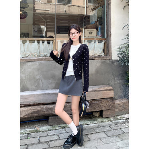 【149元任选2件】现货！黑色波点v领短款毛衣开衫 商品图1