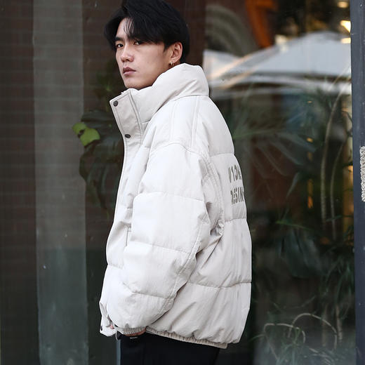 DRONKOO 2025 立领满幅肌理后幅刺绣下摆双层短款厚羽绒服 商品图2