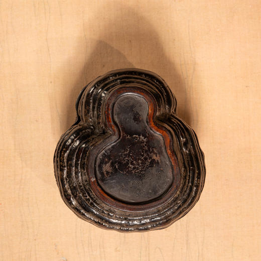 清	紫檀配沉香木雕灵芝纹随形香盒 商品图4