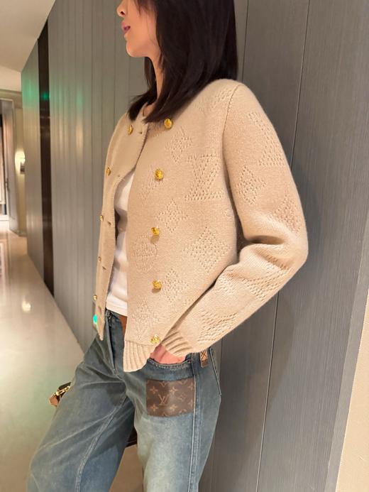 驴家 25年新品 卡其色钮扣针织衫(KX*MM) 商品图4