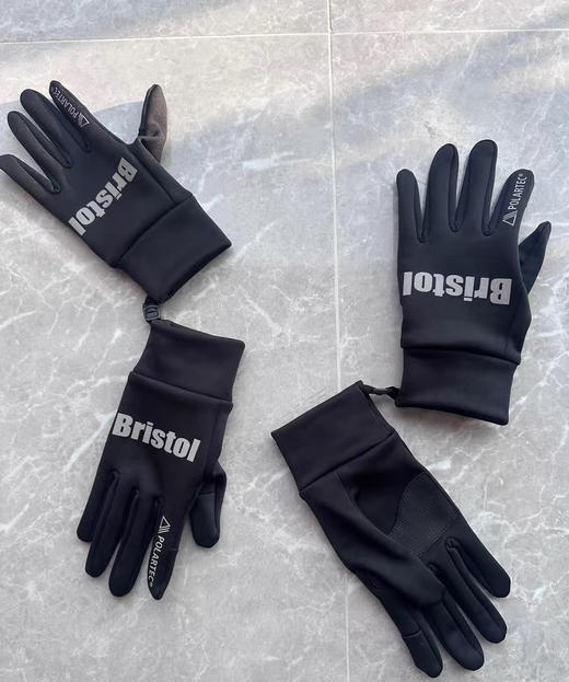 全新正品布里斯托 FCRB POLARTEC P绒男士运动户外保暖触屏手套
全新正品秋冬款 国内猫店折后最低200+
尺码S/M L/XL 商品图0