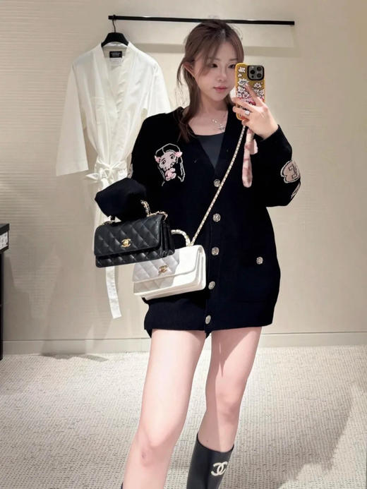 香奈儿 25秋冬新款娃娃刺绣针织开衫（TM） 商品图4