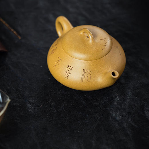 【青山特惠】宜兴原矿优质黄金段泥汉棠石瓢手工紫砂壶 220cc 范恩博 商品图4