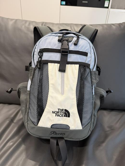 北脸2025秋冬新款Recon双肩包，有纯黑、灰白拼色两色 商品图0