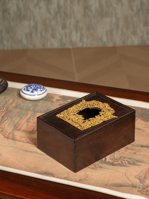 清	红木嵌铜鎏金开窗佛龛 商品图1