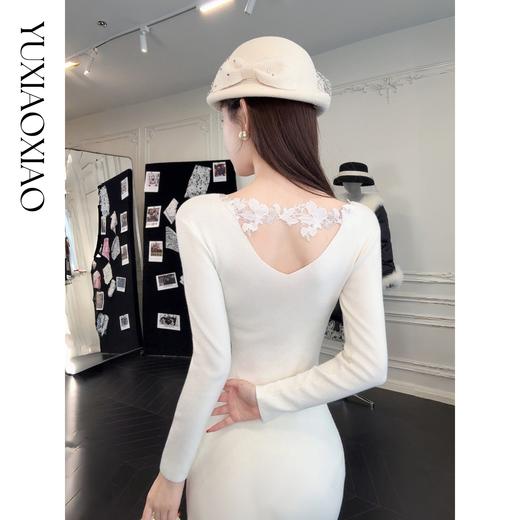 余潇潇【纯欲曲线】绵羊毛混纺前后V领拼接蕾丝设计修身长款连衣裙 商品图2