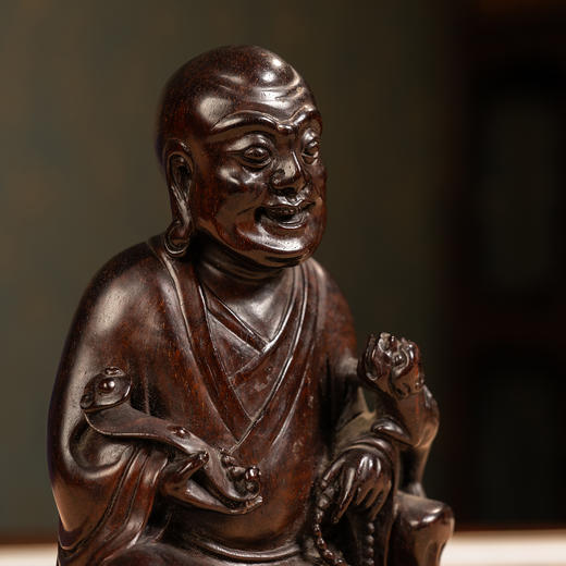 清	紫檀木雕戏狮罗汉像 商品图3