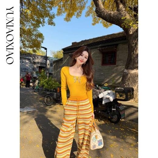 余潇潇【初心萌动】含桑蚕丝绵羊毛混纺蝴蝶结烫钻方领修身针织毛衣 商品图0