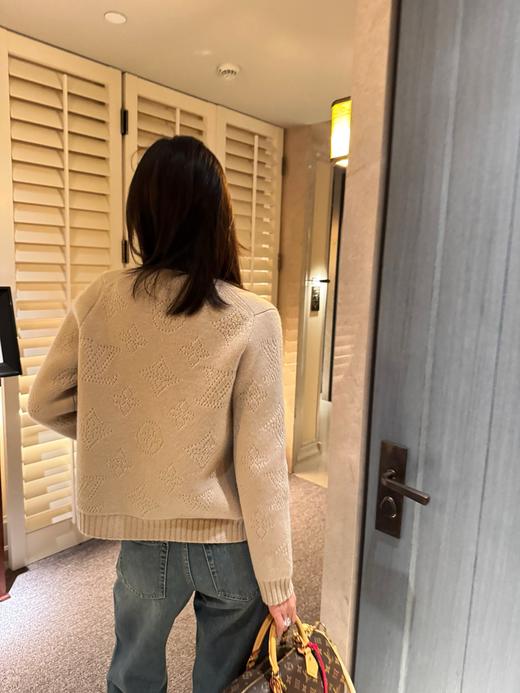 驴家 25年新品 卡其色钮扣针织衫(KX*MM) 商品图2