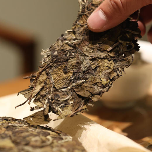 花香牡丹白茶 真材实料 自然晾晒 茶香四溢 350g/块 铁盒+礼袋包装 商品图2