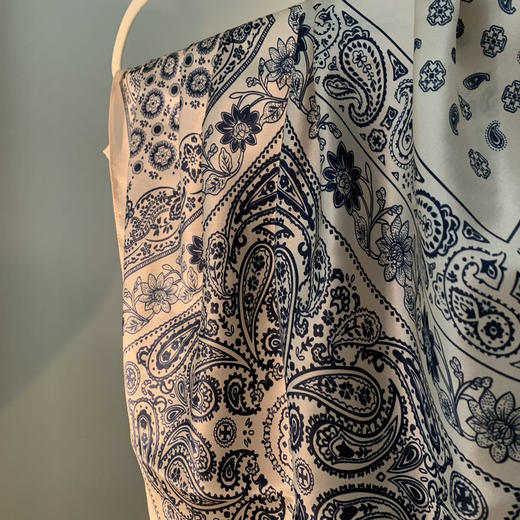 100%桑蚕丝大方巾 商品图1